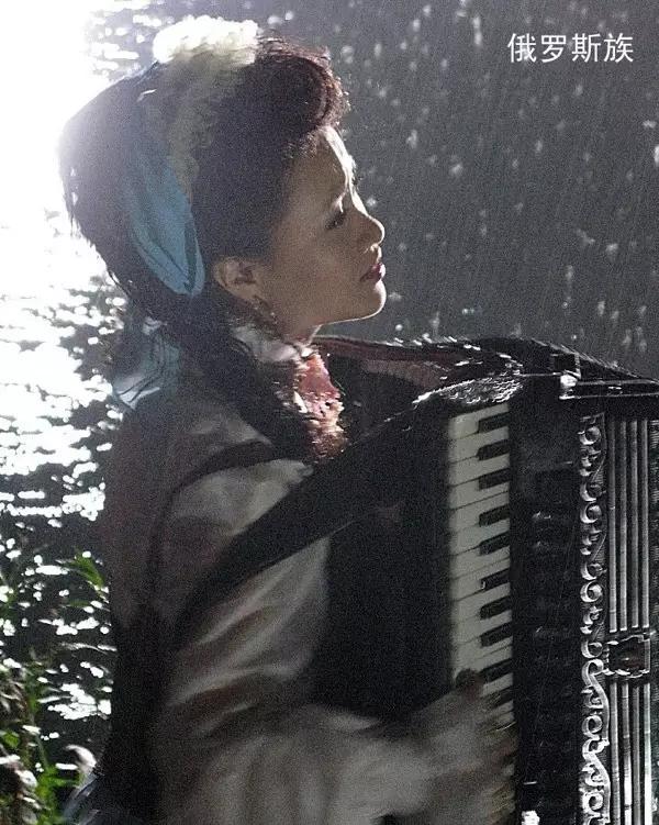 56个民族服饰的视频,56个民族男士服饰