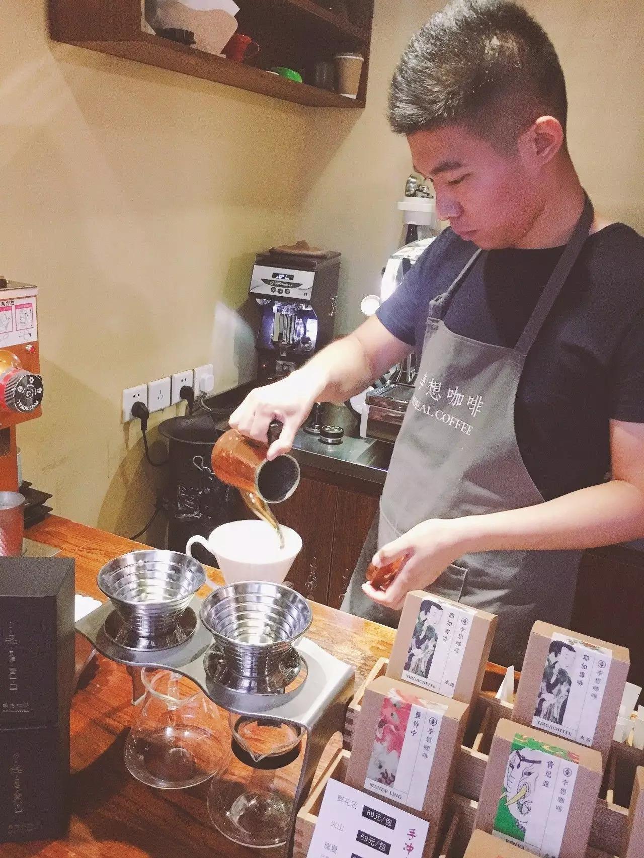 一天吃8顿算啥!回我老家青岛,带你吃上24小时!