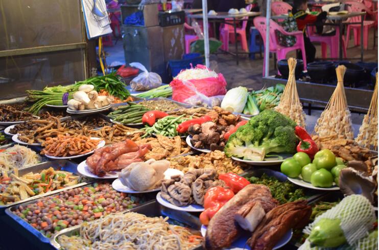 开封西司夜市美食攻略,深夜放毒之开封美食