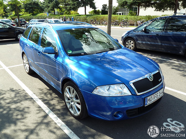 宝马520i旅行版功能,宝马520i和530旅行