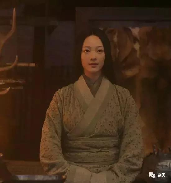 撞脸雪莉pk掉娜扎热巴成女主,如今却沦为恐怖片里的贞子