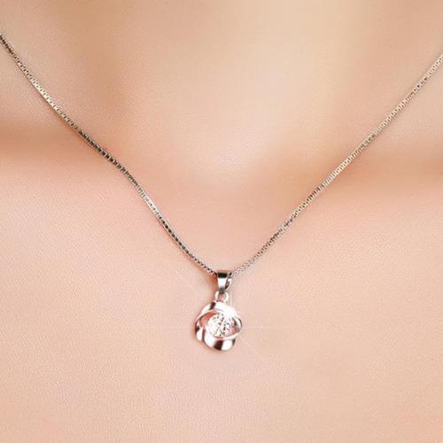 粗脖子适合什么配饰,脖子粗短怎么办怎么练