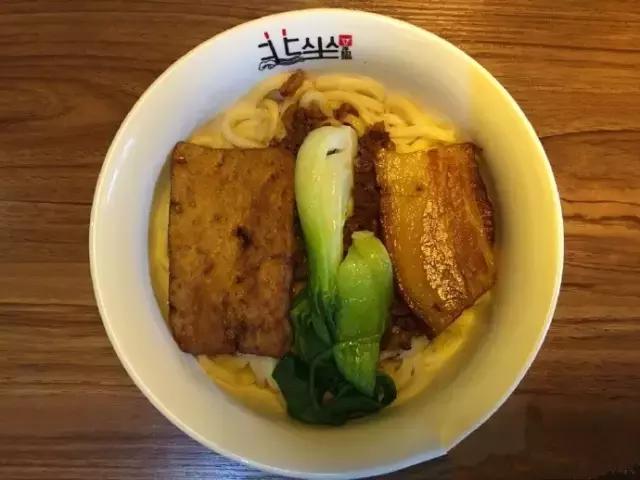 成都必吃的18碗面,成都最好吃的100碗面