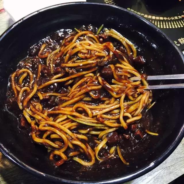 成都必吃的18碗面,成都最好吃的100碗面