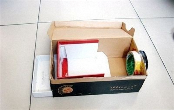 没有投影仪手机怎么在白墙上投影,手机可以当投影仪直接投屏到墙上