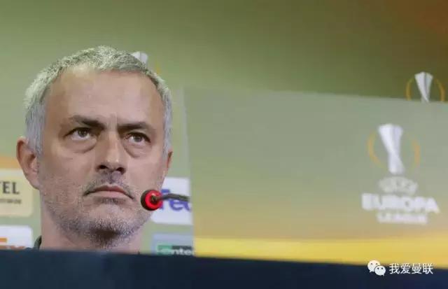 曼联飞3012千米后发现：又遇上“鸟巢“球场！穆帅发布会怒了