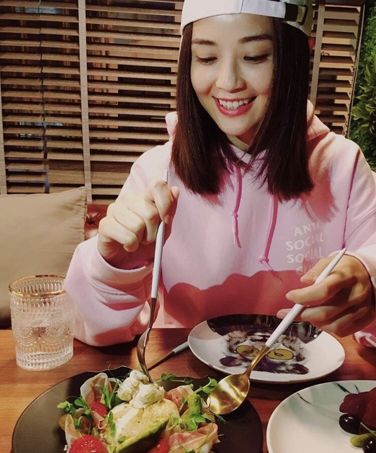 gd和侃爷照片,gd和侃爷都穿的靴子