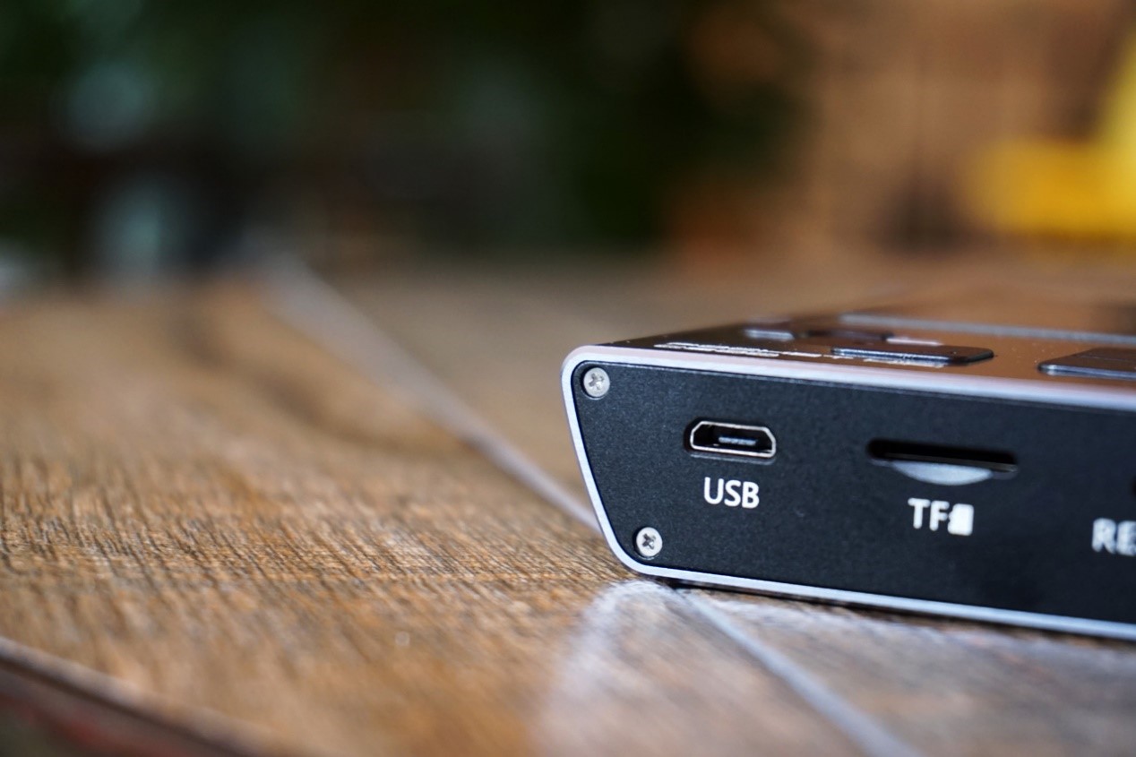 如果说哪个*放播**器更纯粹，那么七彩虹C200应该算是一个