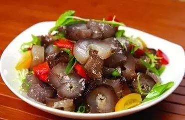 海参真的需要那么繁琐的泡发吗,泡海参的水有点臭了海参还能吃吗