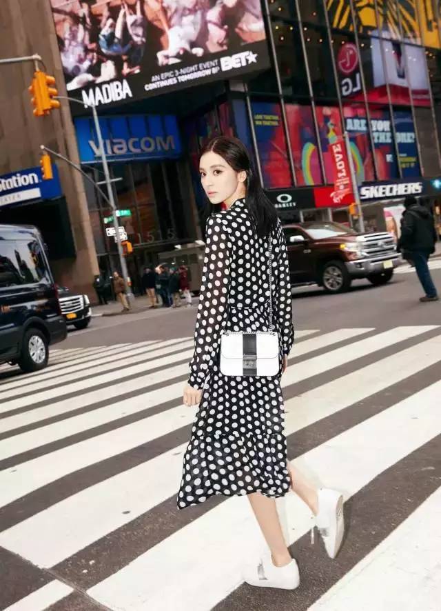 明星包包平价,一年四季都能背的平价包包