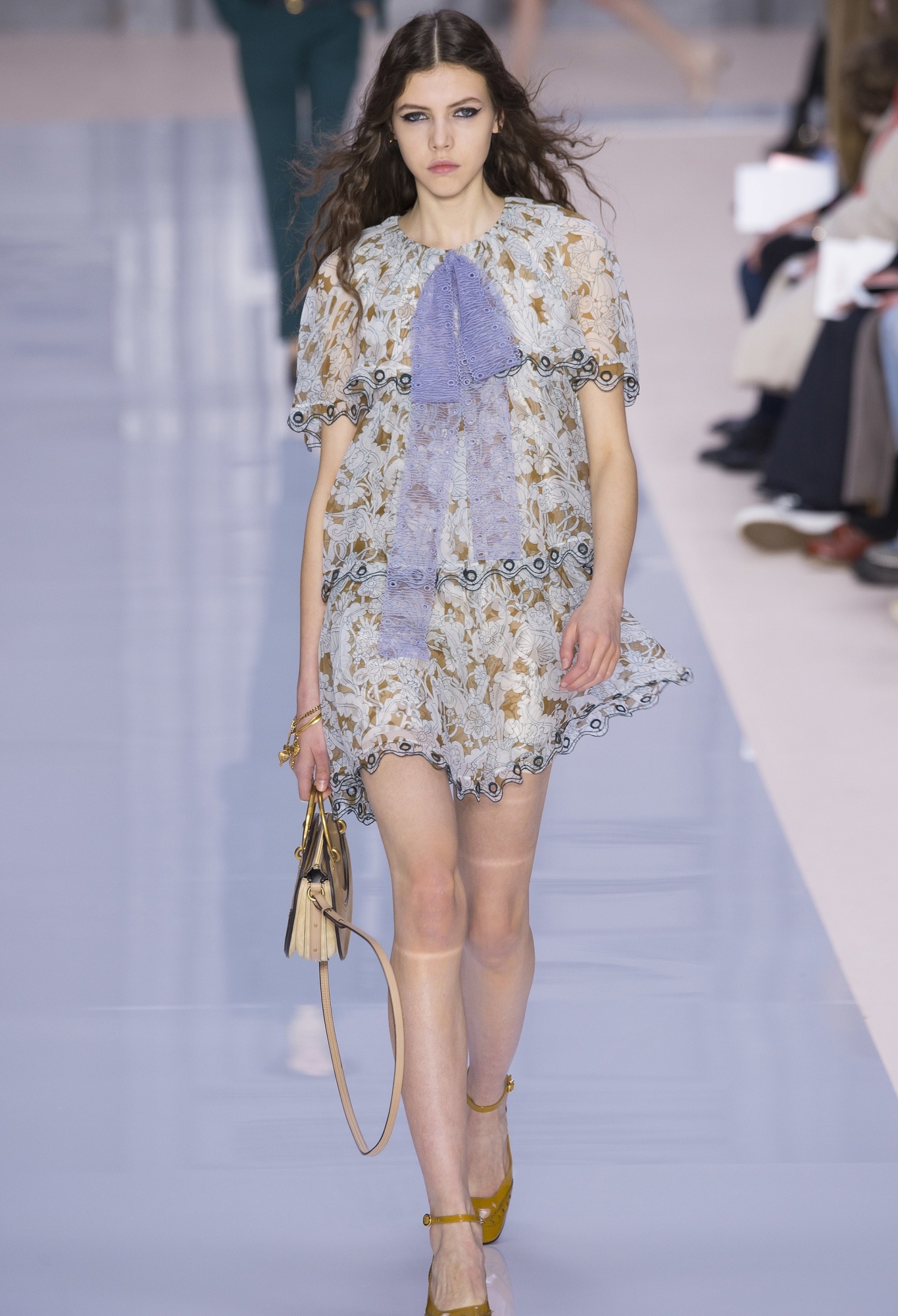 chloe最新秀,2023年chloe秋冬服装走秀