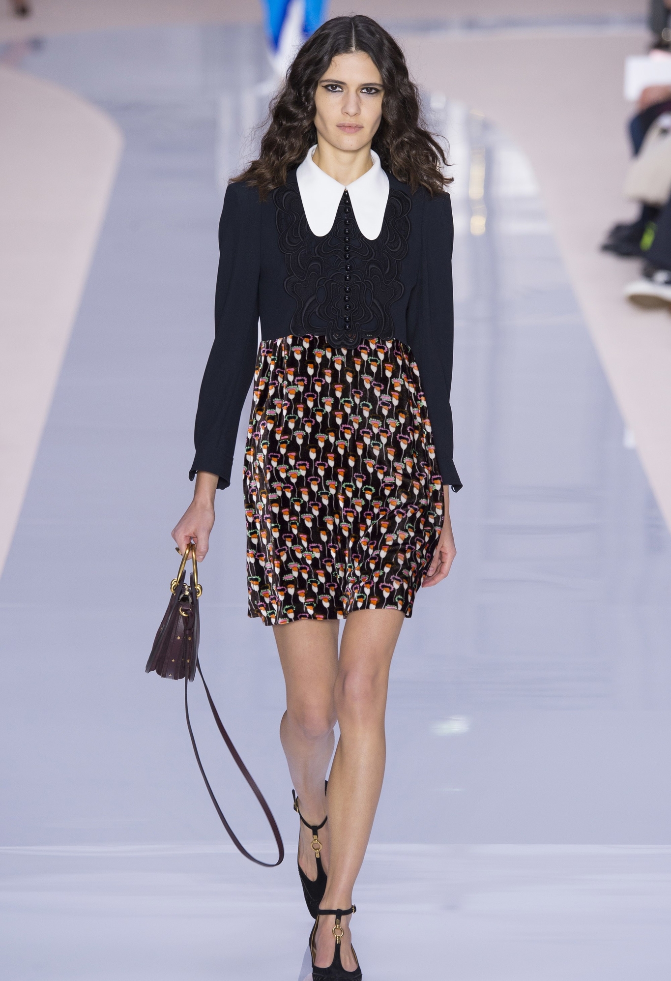 chloe最新秀,2023年chloe秋冬服装走秀