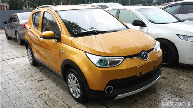 一脚油门踩下去的感觉,一脚油门踩下去推背感