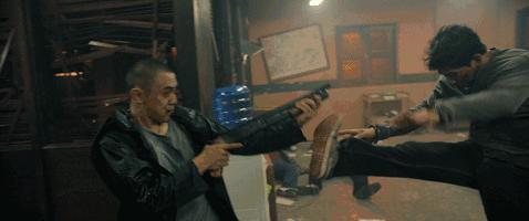 突袭2:炸裂的热血动作电影,突袭2电影经典动作片