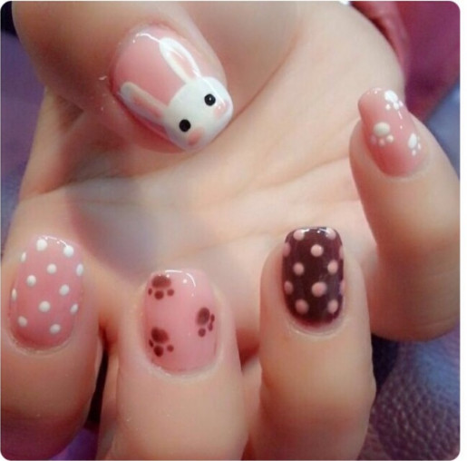 萌萌,站起来?萌萌只属于兔兔美甲的,有证据呢