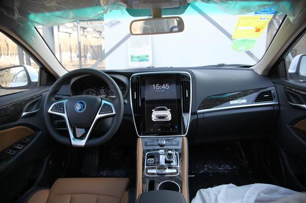 比亚迪秦100油电混合使用感受,比亚迪秦100和秦80怎么区别