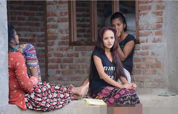 尼泊尔农村夫妻俩的生活,尼泊尔一妻多夫怎样居住