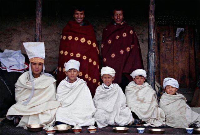 尼泊尔农村夫妻俩的生活,尼泊尔一妻多夫怎样居住