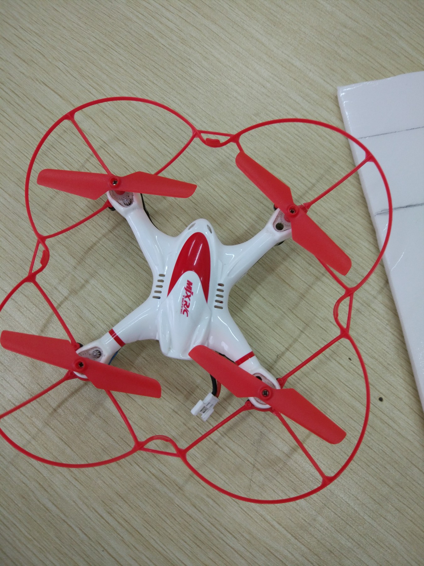 不用逛某宝某东,自己亲手制作一架遥控小飞机,飞着超爽