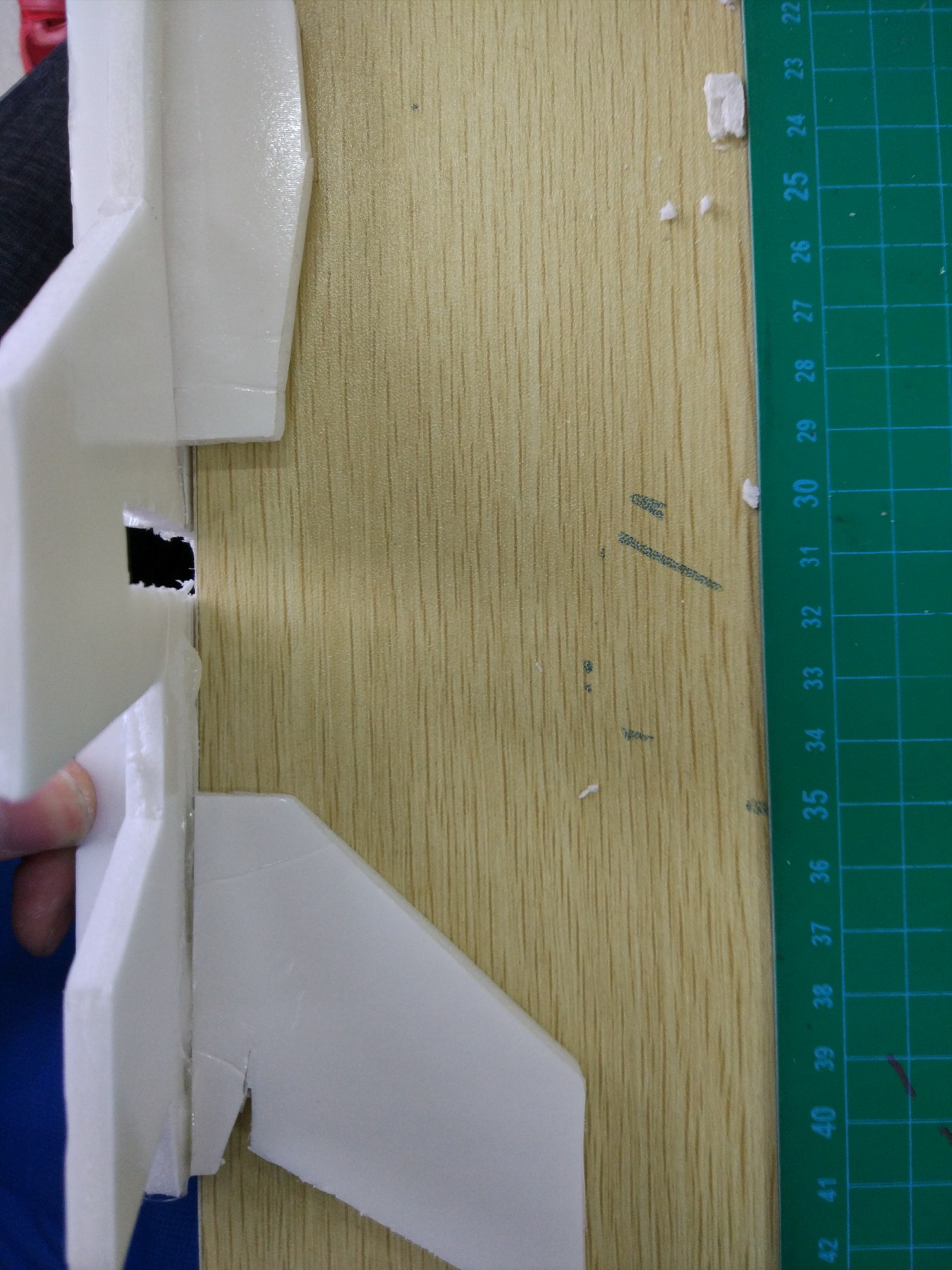 不用逛某宝某东,自己亲手制作一架遥控小飞机,飞着超爽