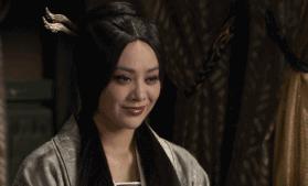 她40岁离婚，剃光头，爆粗口，却在娱乐圈里活得比谁都肆意！