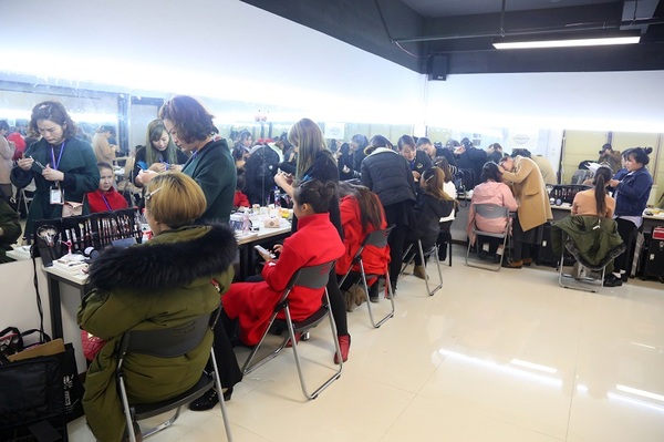 北京新视觉化妆培训学校,杭州新视觉摄影培训学校