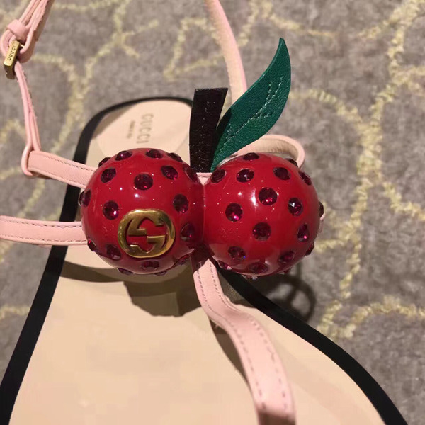 今年流行的大牌鞋子秋冬,当季最流行的大牌鞋子