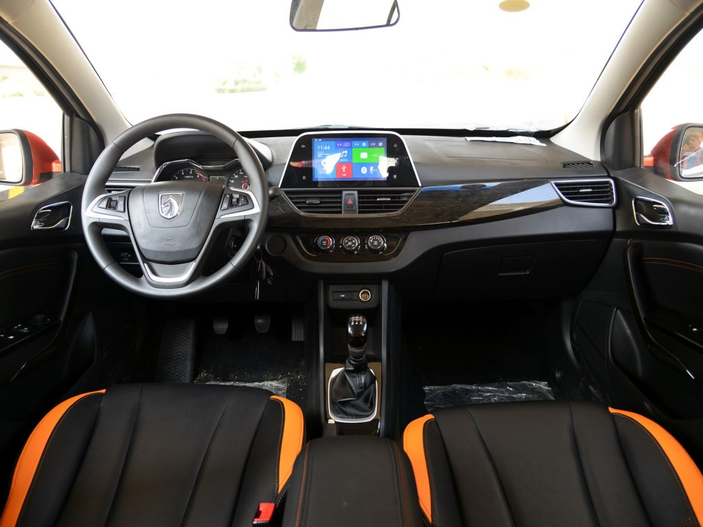 一年工资就能买到，年轻人最爱这些爆款两厢车！