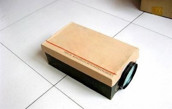 没有投影仪手机怎么在白墙上投影,手机可以当投影仪直接投屏到墙上