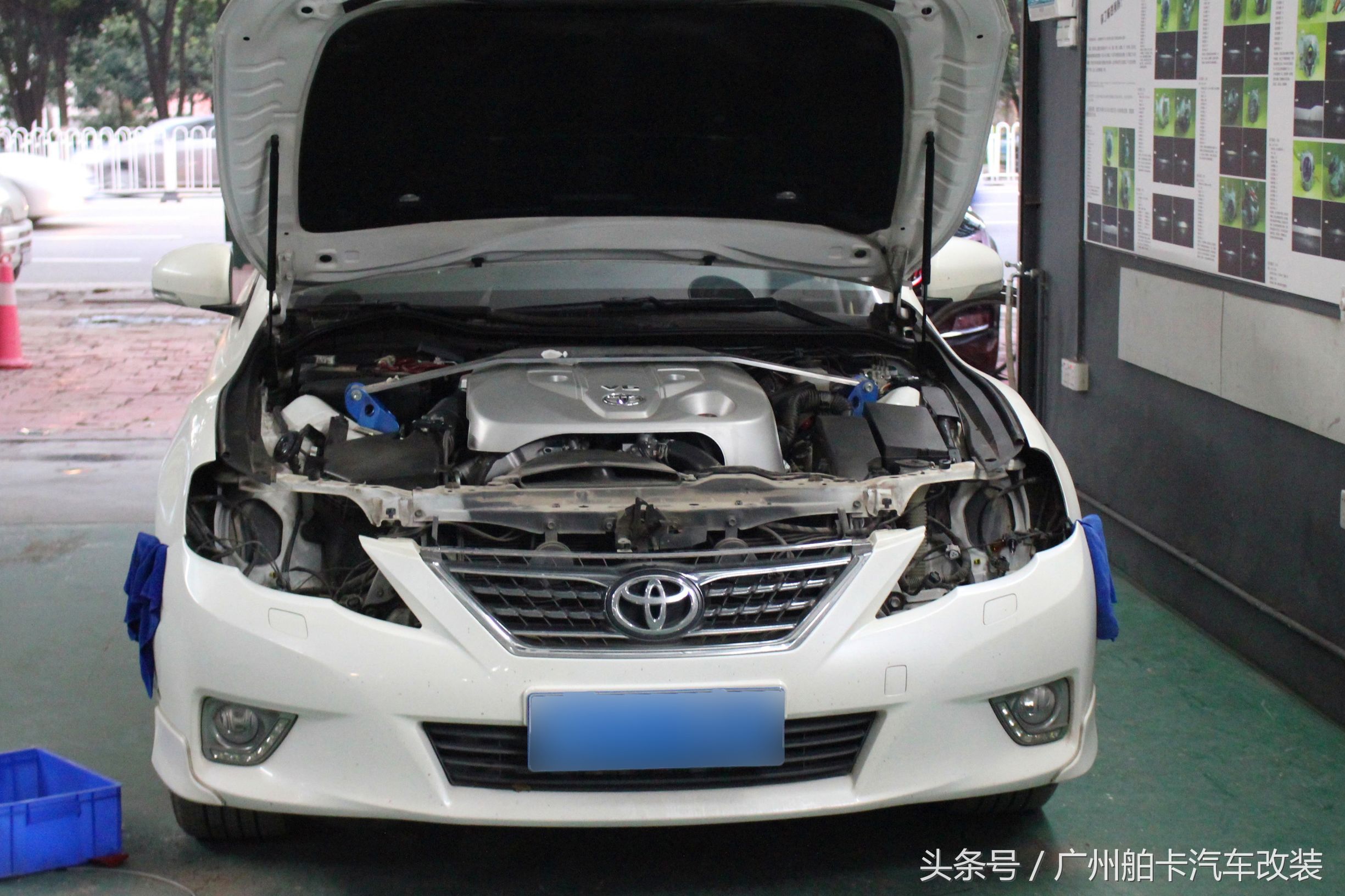 锐志改灯,改装海拉6双光透镜!