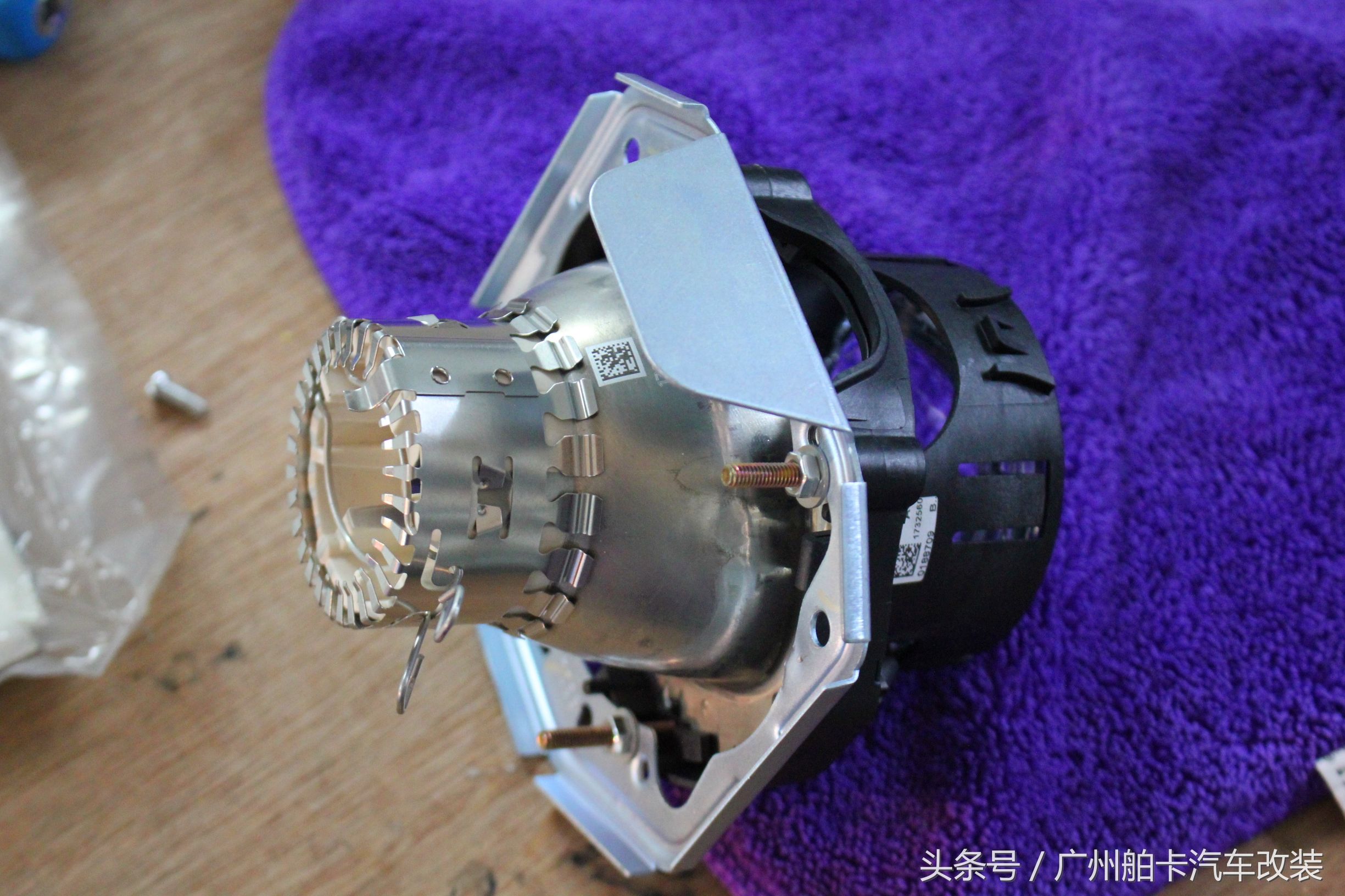 锐志改灯,改装海拉6双光透镜!