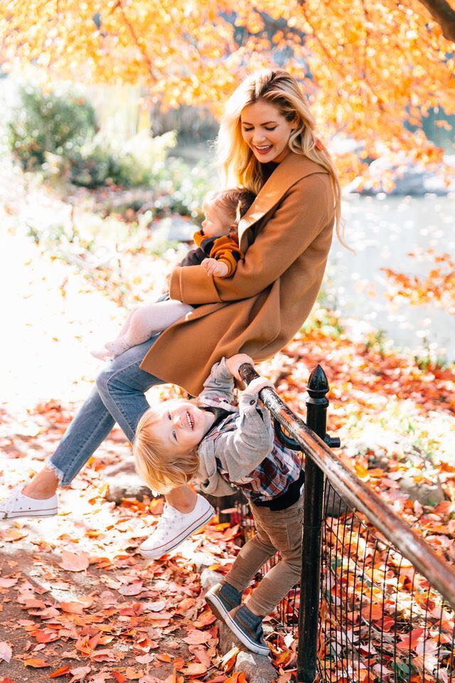 妈妈给小宝宝唱歌宝宝的反应,妈妈给肚子里宝宝唱的歌