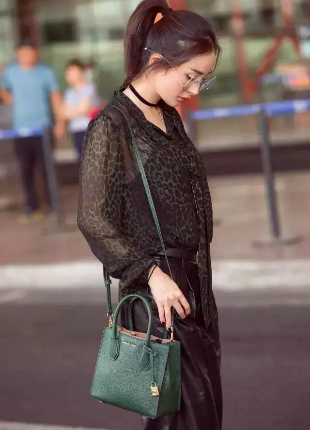 明星包包平价,一年四季都能背的平价包包