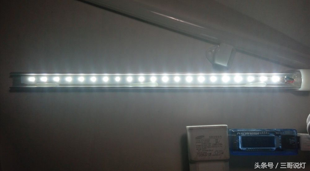 拆解酷毙灯,拆一个手电筒