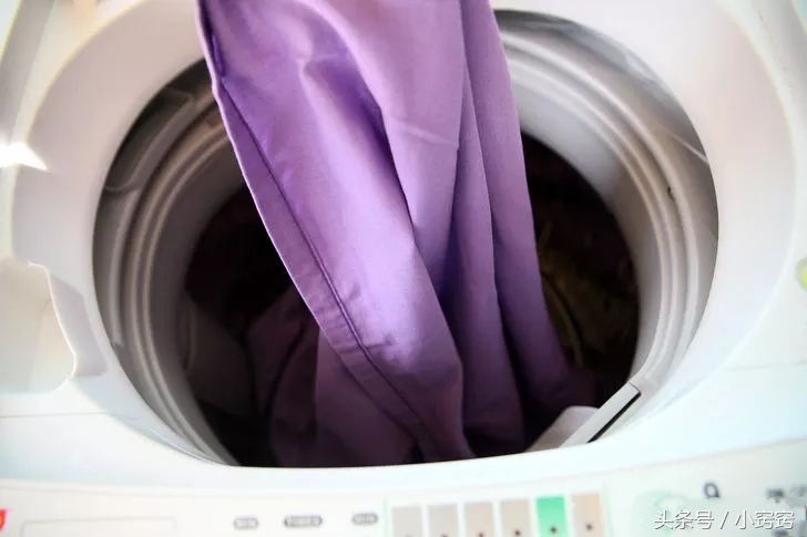 如何使僵硬的新床单变柔软