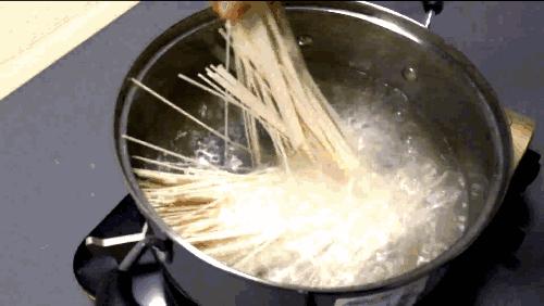 煮面的时候如何让面条入味,教你煮一碗有劲道的面条