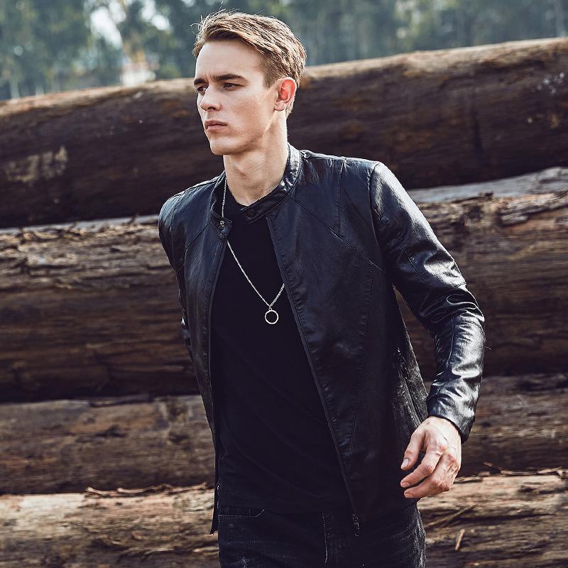 皮衣男款痞帅街拍,亮面机车皮衣男款街拍