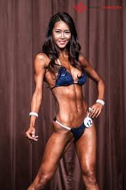 半个月平板支撑可以练出来马甲线,平板支撑一天多久能锻炼马甲线