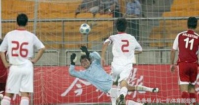 难以置信的中国球员客串门将，恒大两将在列