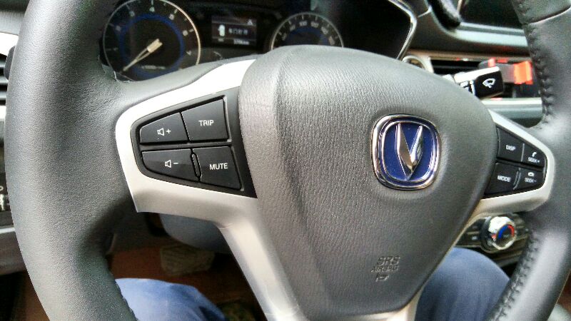 长安cs75对比欧尚x7哪个好,长安cs75和vs7哪个更好