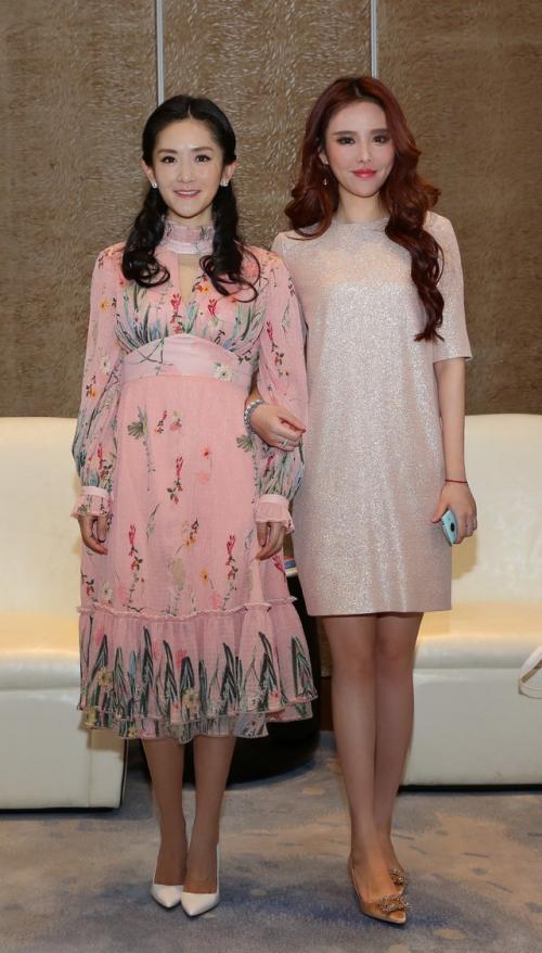 巨星谢娜辉映璀璨妆后,世纪之约轰动羊城