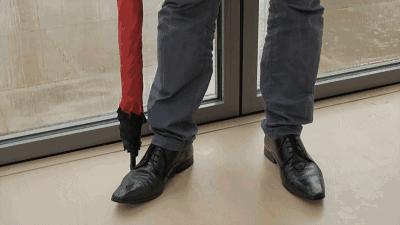 雨伞撑了3000年都没变过样，如今被一位大叔给彻底颠覆了！