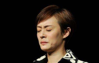 说一下身边男生怎么化妆的