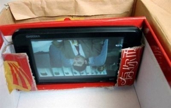 没有投影仪手机怎么在白墙上投影,手机可以当投影仪直接投屏到墙上