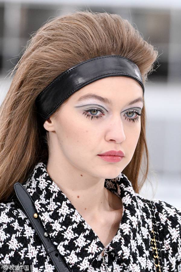 香奈儿秀场盘着头发,香奈儿秀场发箍