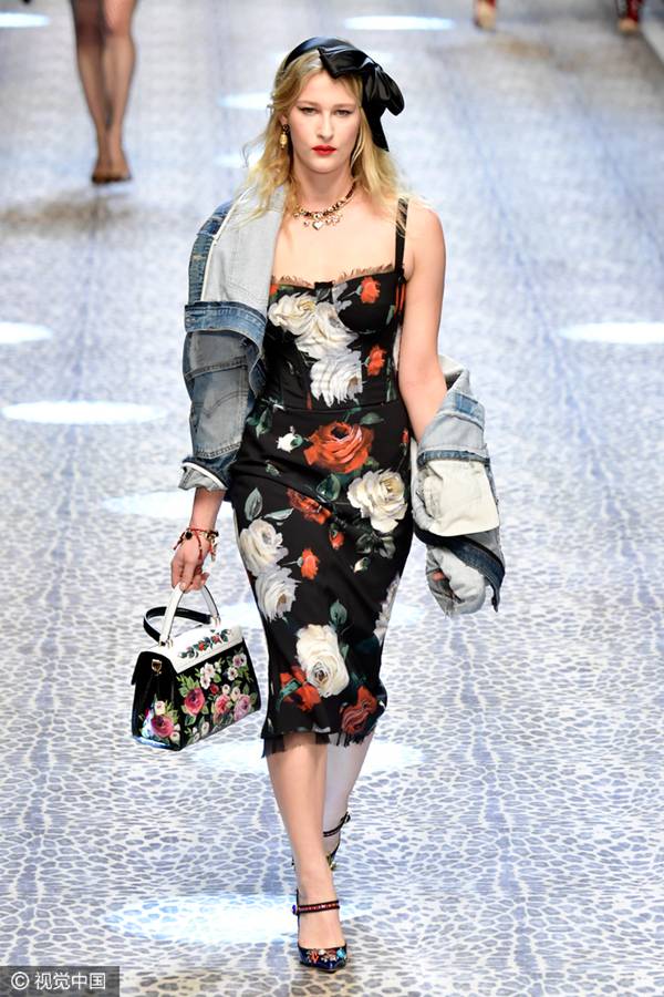 香奈儿秀场盘着头发,香奈儿秀场发箍