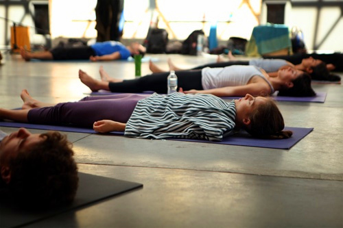 鼻窦炎不通气可以洗鼻子么,鼻窦炎发作不流鼻涕怎么办