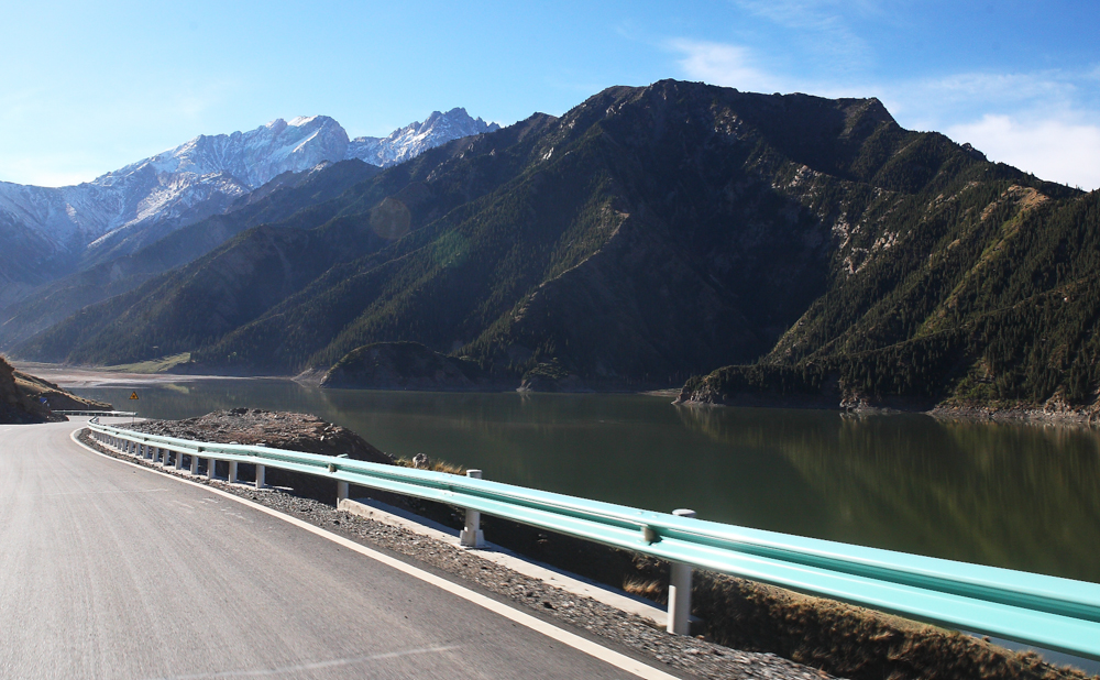 新疆之旅探索神秘的天池,新疆天池带你看风景