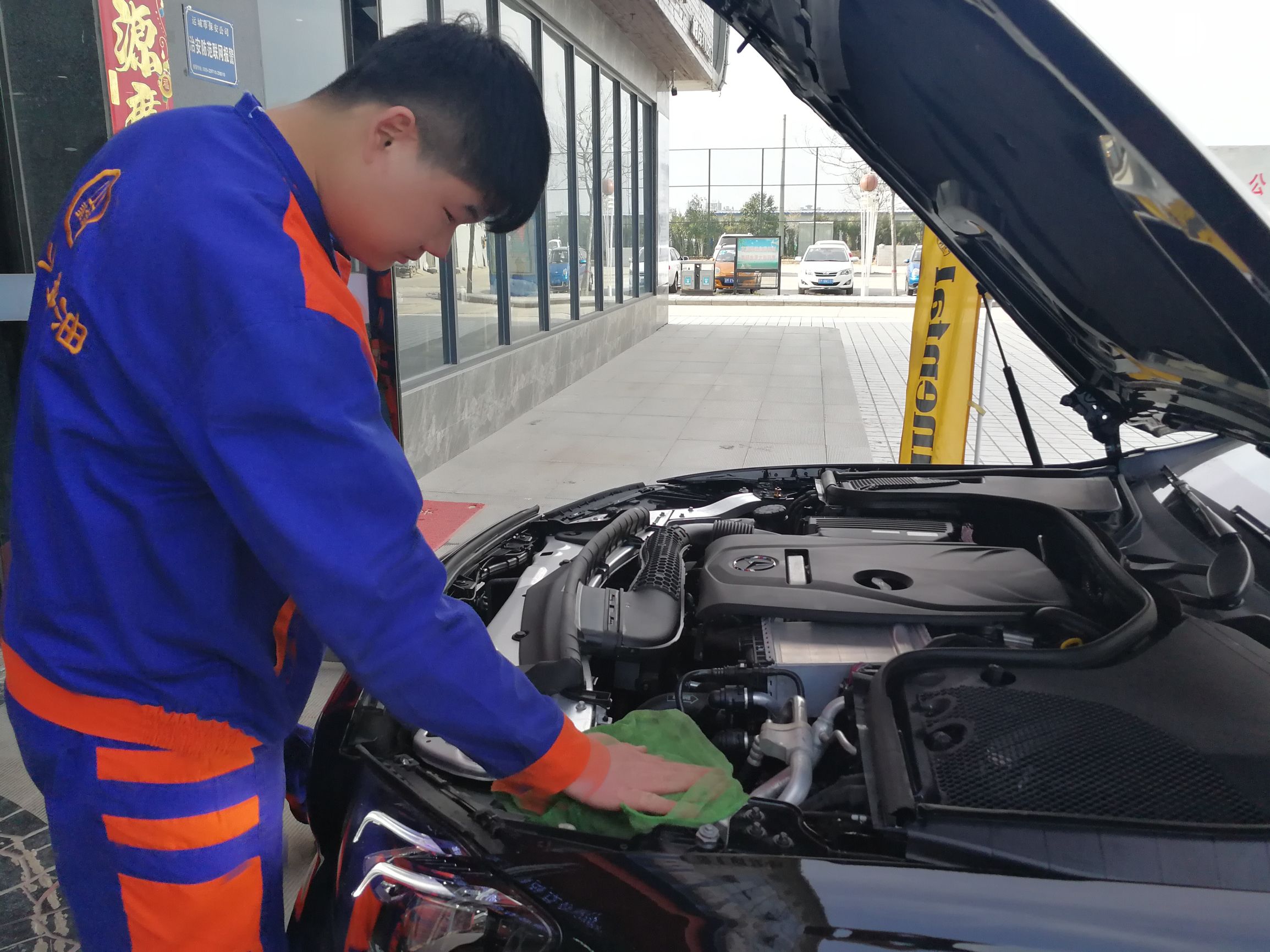 到底要不要在4s店保养车,今天去4s店保养车