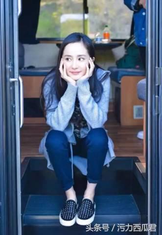 杨幂机场新look美炸!可她曾经也是各大时装周的雷神啊!